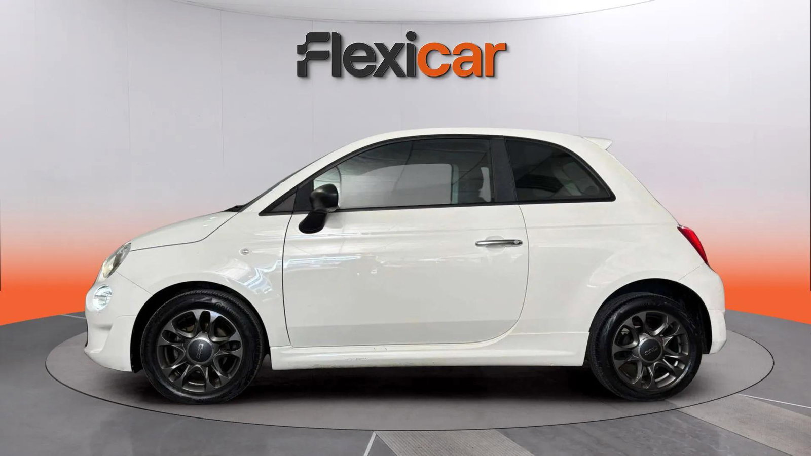 https://cdn-flexicar.caraffinity.it/public_appraisal_images_pro/images/stock/243185/Nkjld7FLGq__WhatsApp Image 2026-04-13 at 12.20.09.jpg